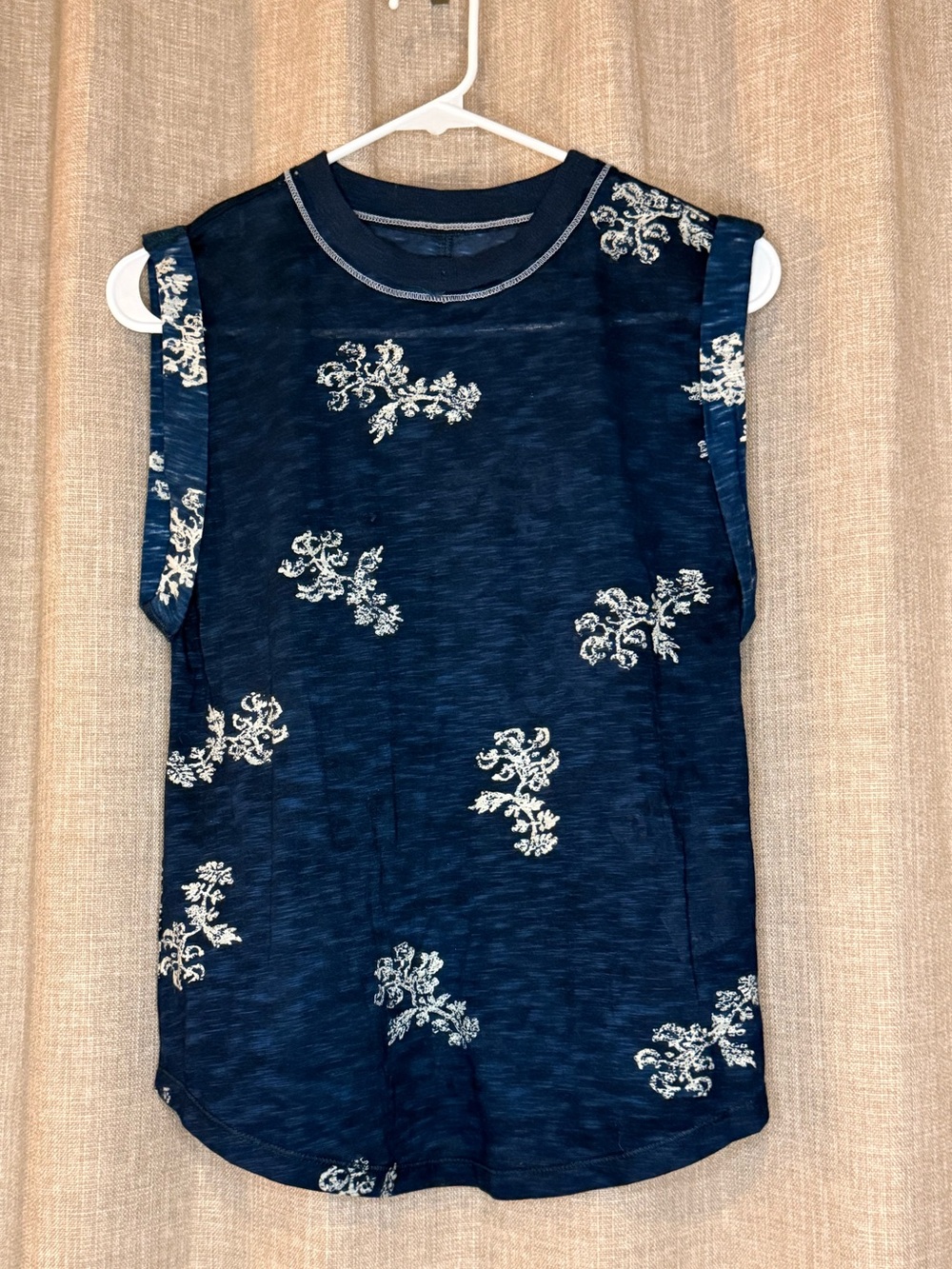 Pilcro Anthropologie Floral Slub Muscle Tank Top Navy Blue XS - Picture 4 of 7